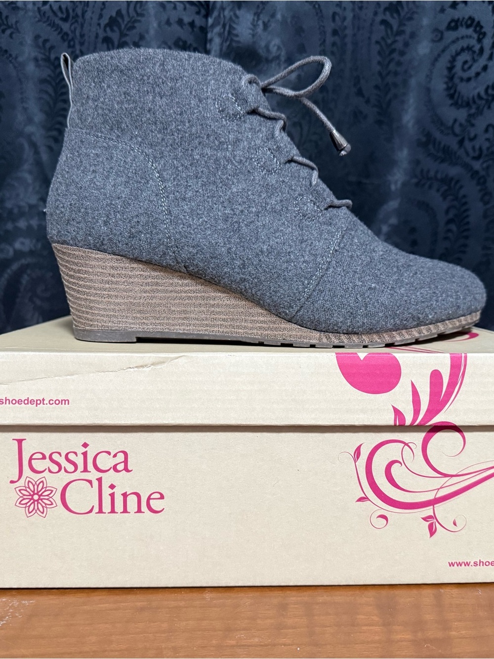 Jessica Cline KYLEE 11M Gray Felt Lace-Up Wedge Ankle Bootie Fall Fashion Boho